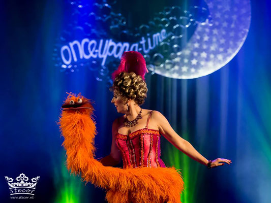 Champagne Sparkles at the International Burlesque Circus - the Once Upon A Time edition