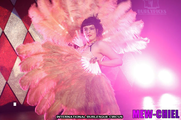 Darling D'Ville at the International Burlesque Circus Burlypicks Netherlands - the Dutch edition