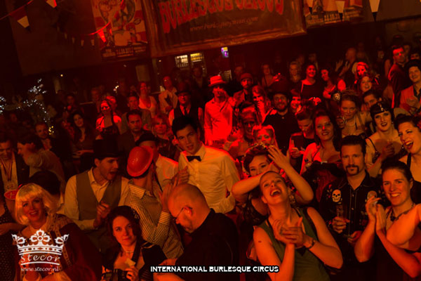 the amazing audience at the International Burlesque Circus Burlypicks Netherlands - the Dutch edition