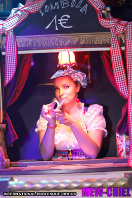 charity for the AVL Foundation at the International Burlesque Circus Burlypicks Netherlands - the Dutch edition