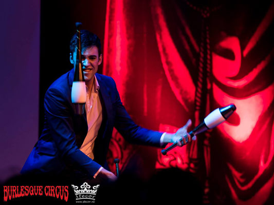 David Severins juggling at the International Burlesque Circus - the Wicked Wedding edition