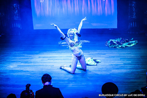 burlesque show at the International Burlesque Circus - the Exotic Sensations edition