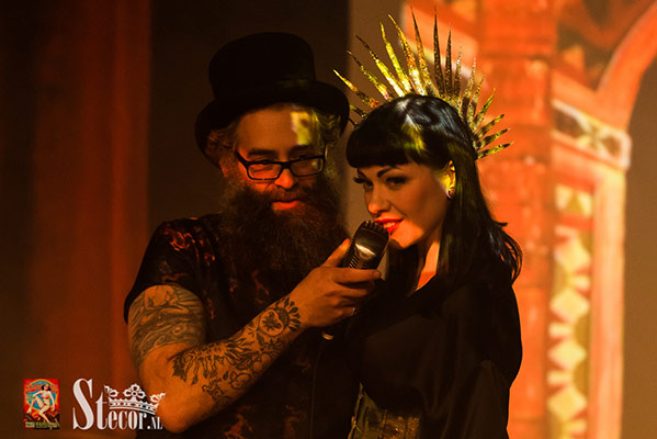 host and stagekitten at the International Burlesque Circus - the Exotic Sensations edition