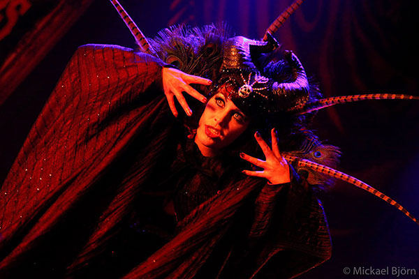 burlesqueshow by Diva Desaster at the Los Muertos Halloween edition of the International Burlesque Circus
