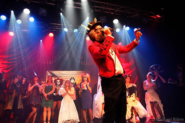 the Best Dressed Contest at the Los Muertos Halloween edition of the International Burlesque Circus