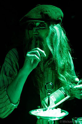 absinthe at the International Burlesque Circus, the Old Hollywood Glam edition