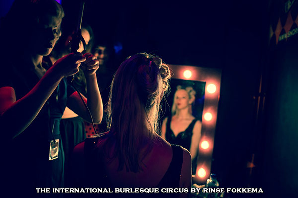 vintage hairsyling & barbershop  at the International Burlesque Circus, the Old Hollywood Glam edition