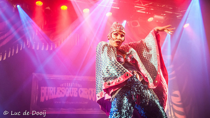 Mama Ulita at the Outer Space edition of the International Burlesque Circus in Utrecht