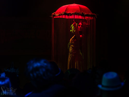 Wanda de Lullabies at the Outer Space edition of the International Burlesque Circus in Utrecht