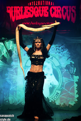 Gonda at the International Burlesque Circus