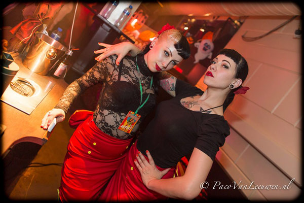 charitygirls at the Halloween edition of the International Burlesque Circus
