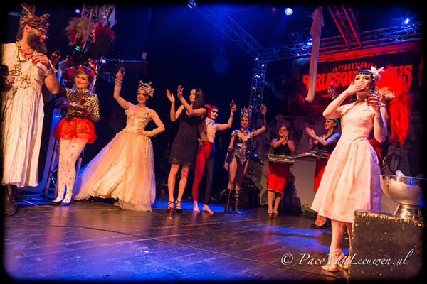 curtaincall at the Halloween edition of the International Burlesque Circus