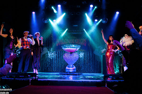 curtaincall at The International Burlesque Circus - The Glamour edition