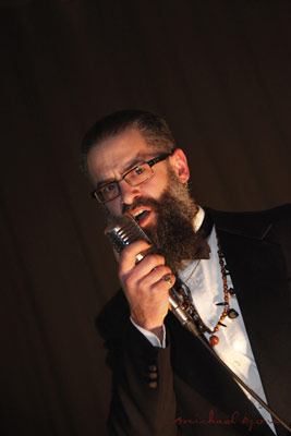 Mr Weird Beard at The International Burlesque Circus - The Glamour edition