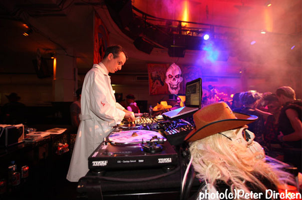 DJ Dr Hirschfeld at the  Dead Wild West Halloween edition of the International Burlesque Circus - Hollands most spectacular burlesque event!