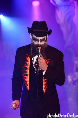 Mr Weird Beard at the  Dead Wild West Halloween edition of the International Burlesque Circus - Hollands most spectacular burlesque event!