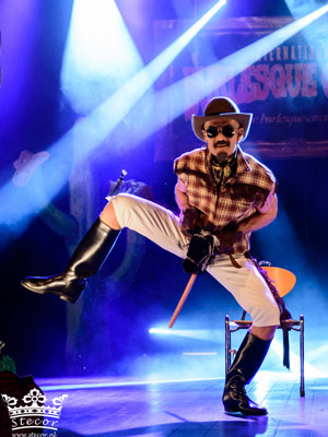 Sir Willy Waterlily performing his boylesque show at the  Dead Wild West Halloween edition of the International Burlesque Circus - Hollands most spectacular burlesque event!