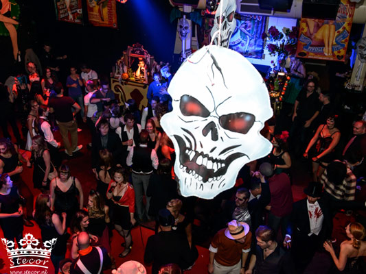 the audience at the Dead Wild West Halloween edition of the International Burlesque Circus - Hollands most spectacular burlesque event!