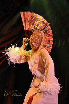 Armi von Vep at the Beastilicious Halloween edition of the International Burlesque Circus in Utrecht produced by Boudoir Noir